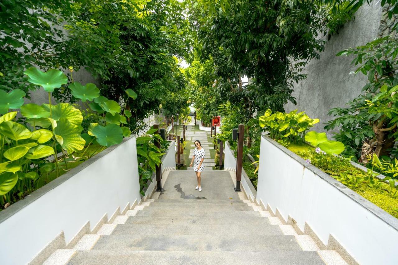 The Nchantra Pool Suite Phuket Koh Sirey Exterior photo